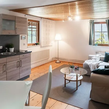 Lakeview Apartman *